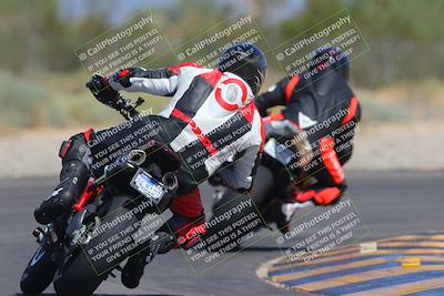 media/Sep-25-2023-Moto Forza (Mon) [[81ffa65e0a]]/B-C Group/Session 4 (Turn 2 Backside)/